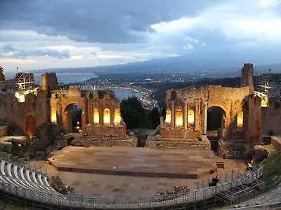 Taormina Mare Daire Mazzeo